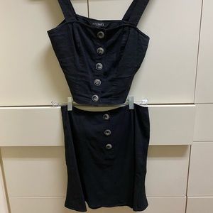 INTERMIX MATCHING SKIRT AND CROP TOP Size 0